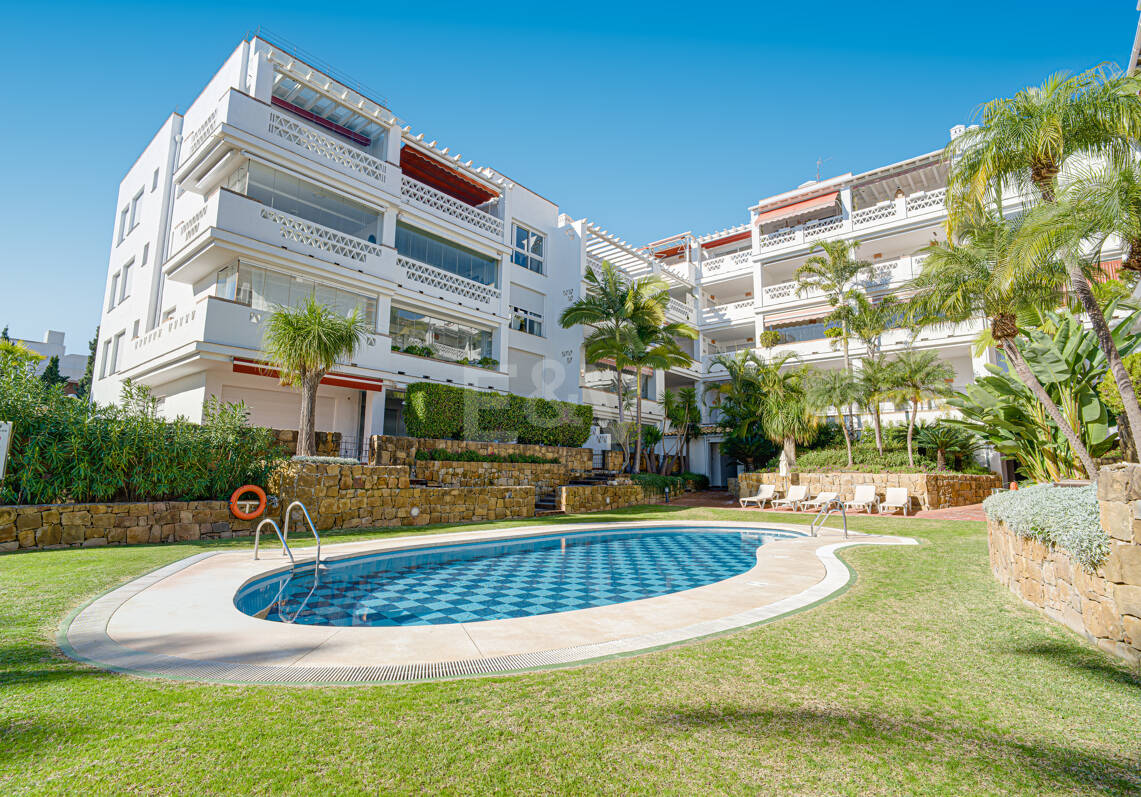 3 bedrooms Frontline Beach Apartment in Las Cañas Beach, Marbella Golden Mile
