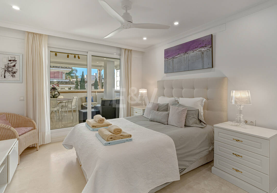 3 bedrooms Frontline Beach Apartment in Las Cañas Beach, Marbella Golden Mile