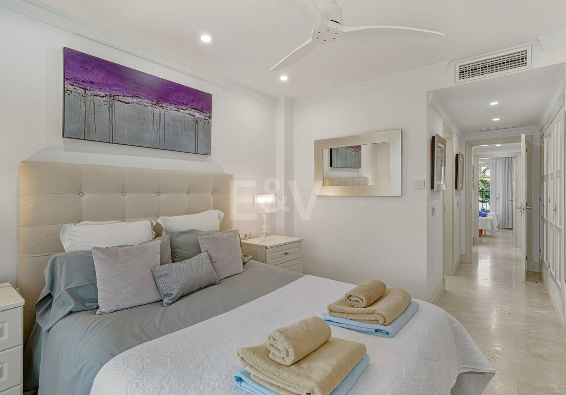 3 bedrooms Frontline Beach Apartment in Las Cañas Beach, Marbella Golden Mile