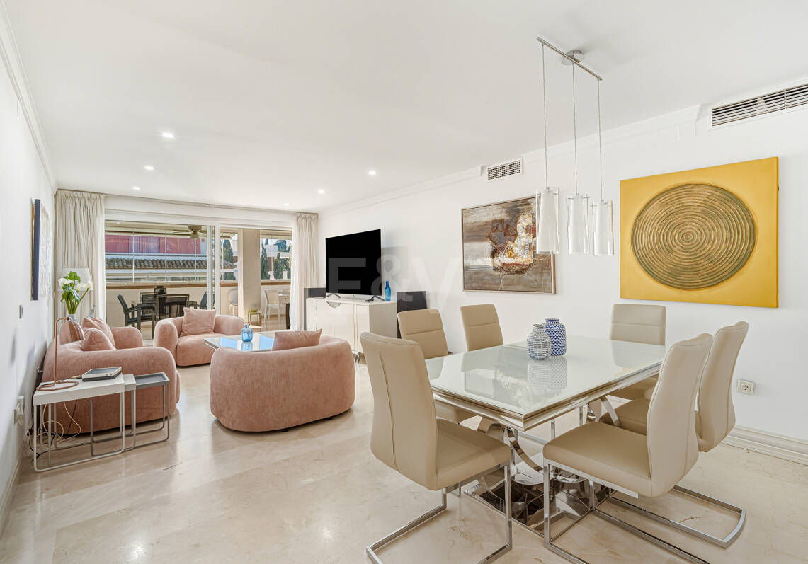3 bedrooms Frontline Beach Apartment in Las Cañas Beach, Marbella Golden Mile