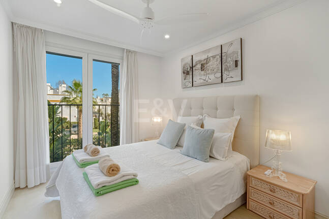 3 bedrooms Frontline Beach Apartment in Las Cañas Beach, Marbella Golden Mile