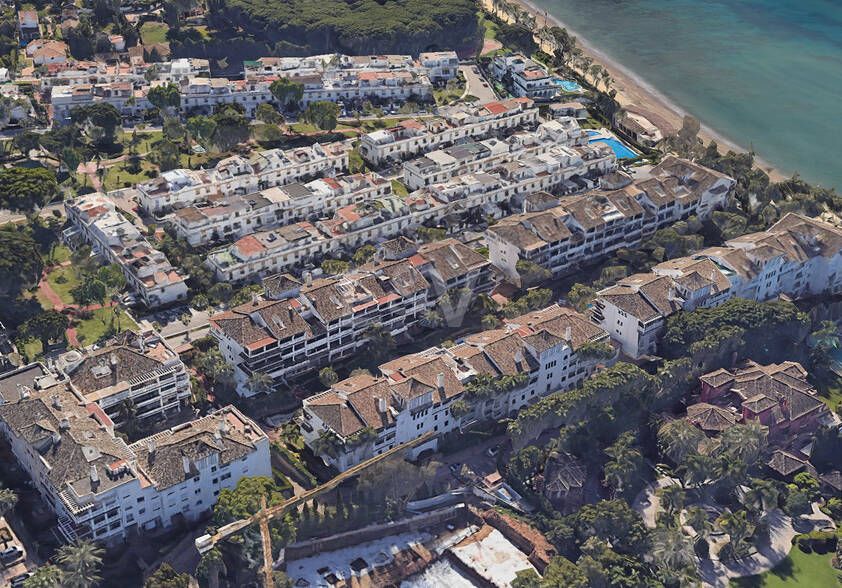 3 bedrooms Frontline Beach Apartment in Las Cañas Beach, Marbella Golden Mile