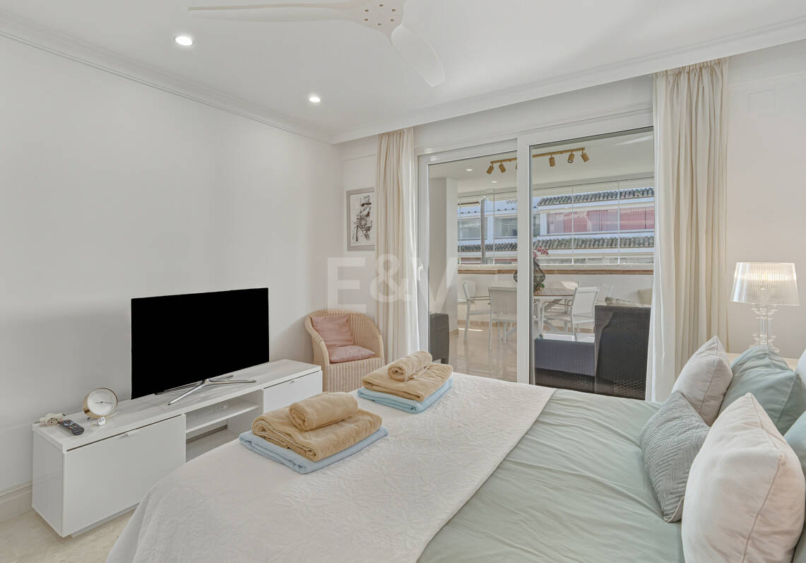 3 bedrooms Frontline Beach Apartment in Las Cañas Beach, Marbella Golden Mile