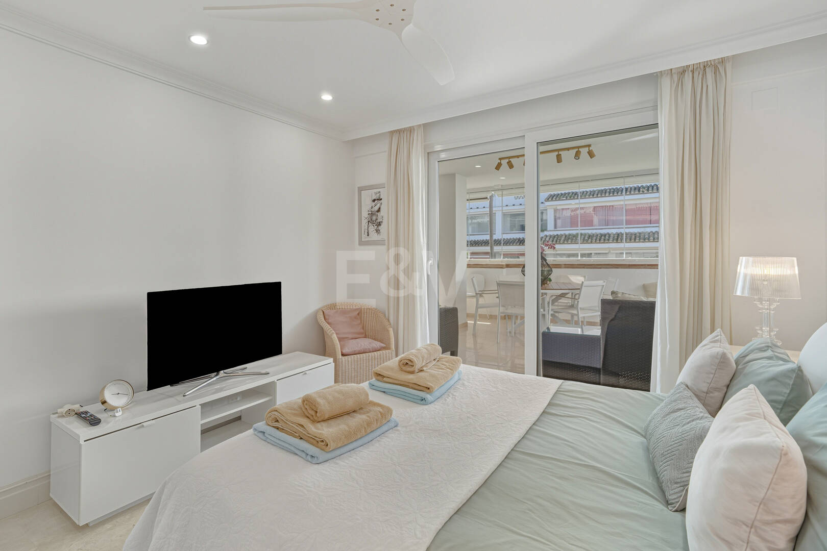 3 bedrooms Frontline Beach Apartment in Las Cañas Beach, Marbella Golden Mile