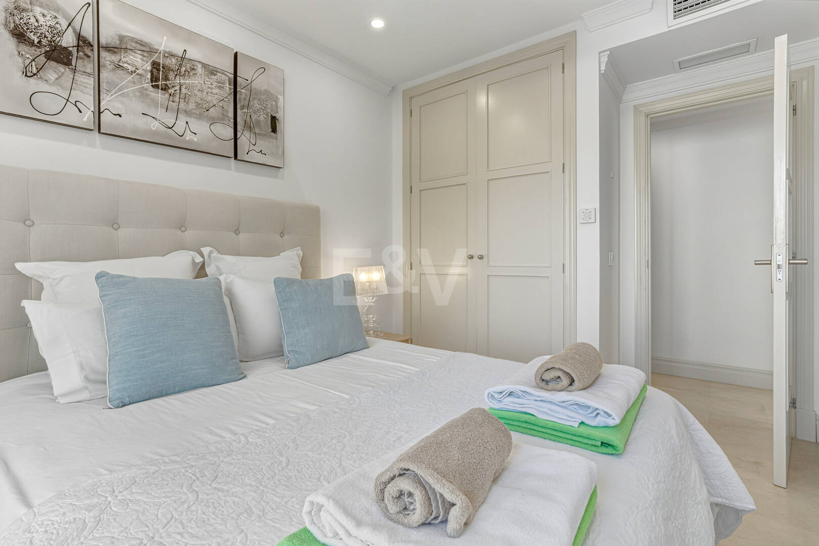 3 bedrooms Frontline Beach Apartment in Las Cañas Beach, Marbella Golden Mile