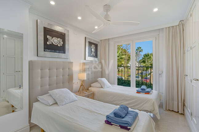 3 bedrooms Frontline Beach Apartment in Las Cañas Beach, Marbella Golden Mile