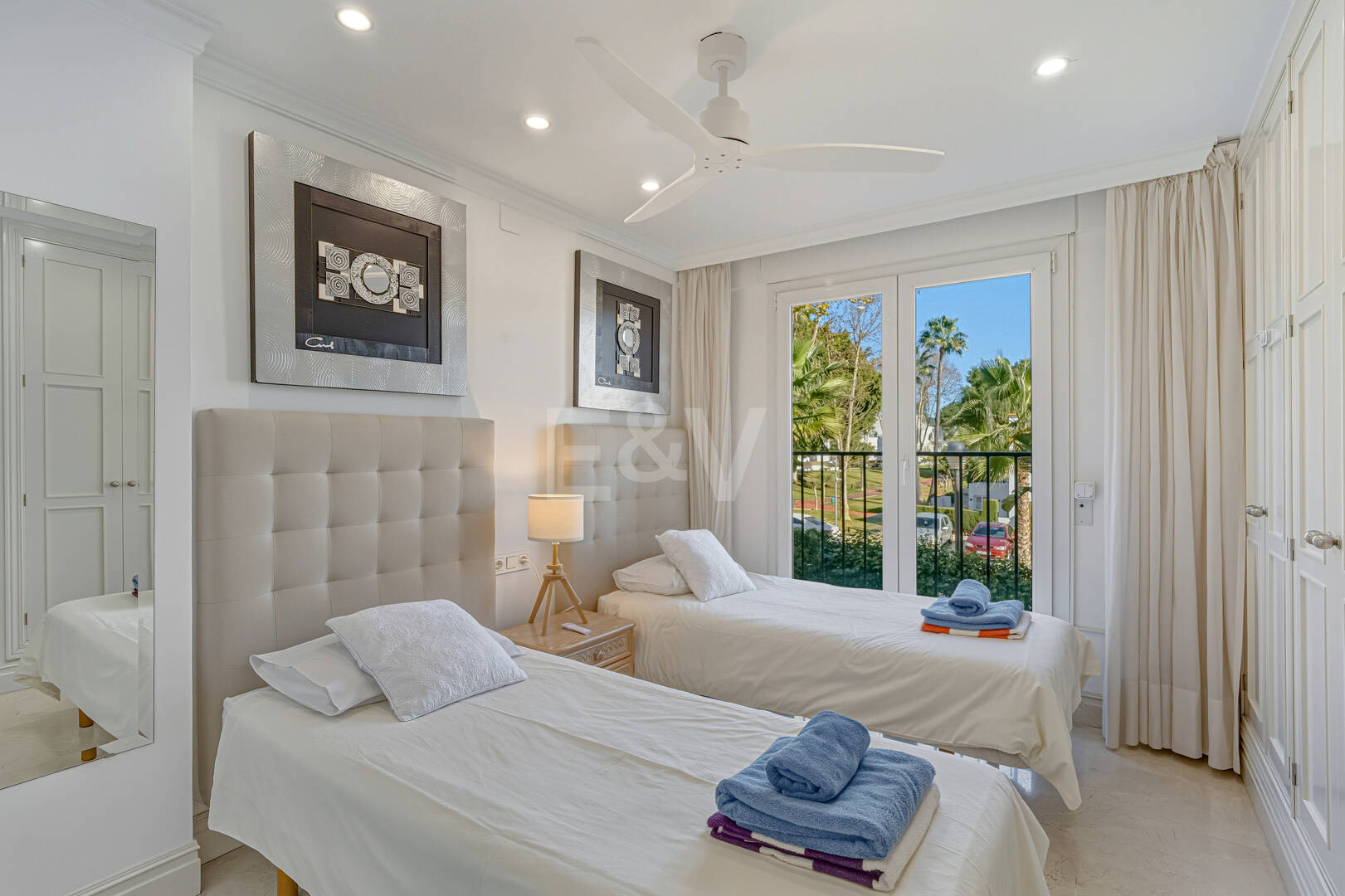 3 bedrooms Frontline Beach Apartment in Las Cañas Beach, Marbella Golden Mile