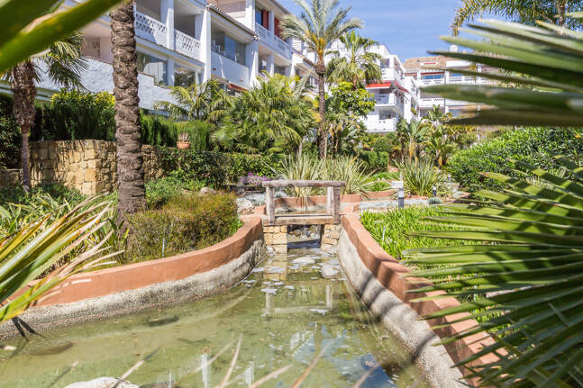 3 bedrooms Frontline Beach Apartment in Las Cañas Beach, Marbella Golden Mile