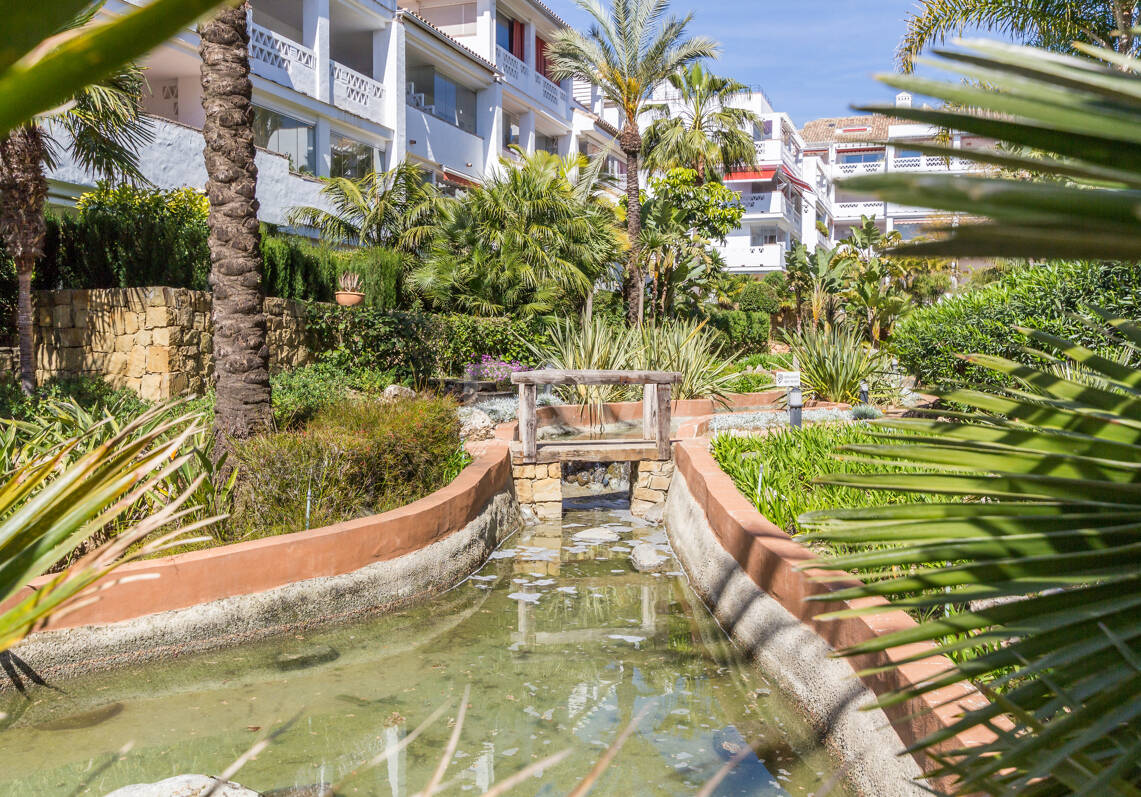 3 bedrooms Frontline Beach Apartment in Las Cañas Beach, Marbella Golden Mile