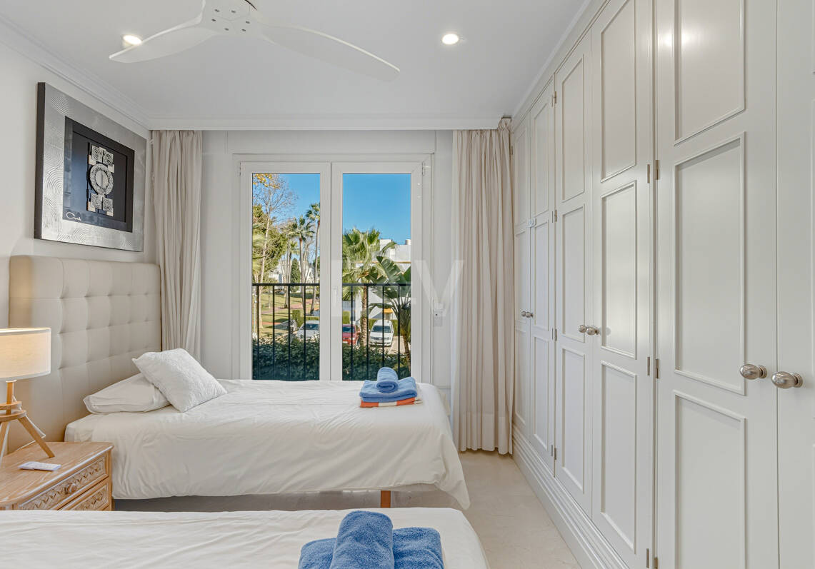 3 bedrooms Frontline Beach Apartment in Las Cañas Beach, Marbella Golden Mile