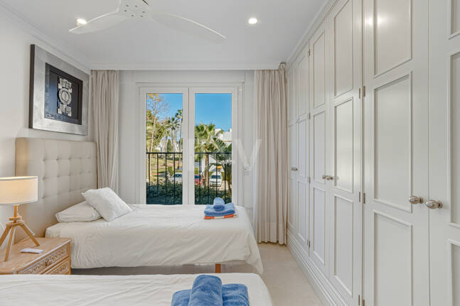 3 bedrooms Frontline Beach Apartment in Las Cañas Beach, Marbella Golden Mile