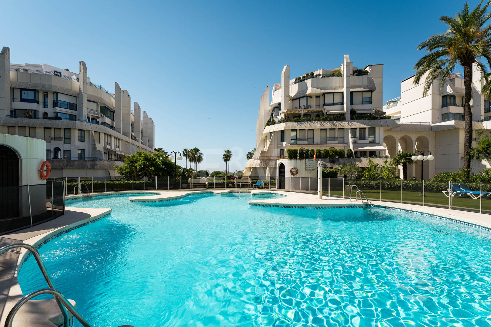 Duplex à vendre en Beach Side Golden Mile, Marbella Golden Mile