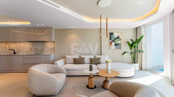 Duplex am Strand im Marbella House mit privatem Pool