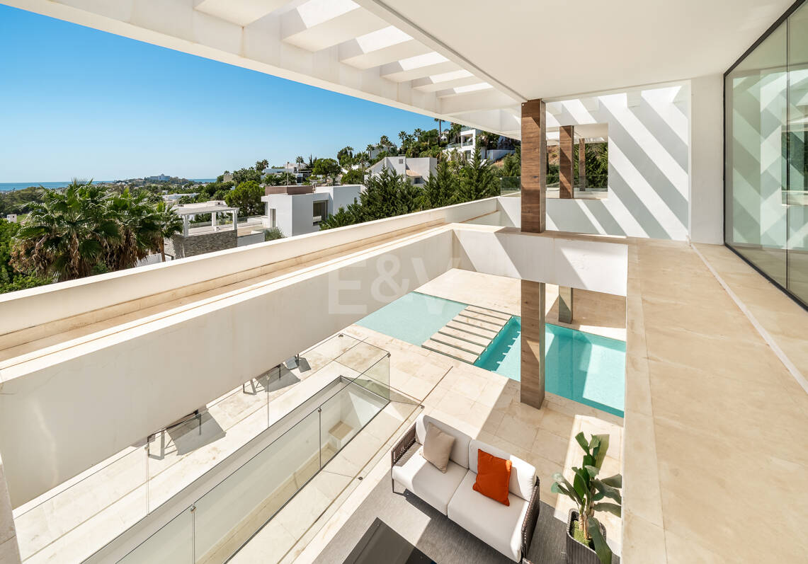 Luxury Villa with Breathtaking Panoramic Sea Views in La Alquería