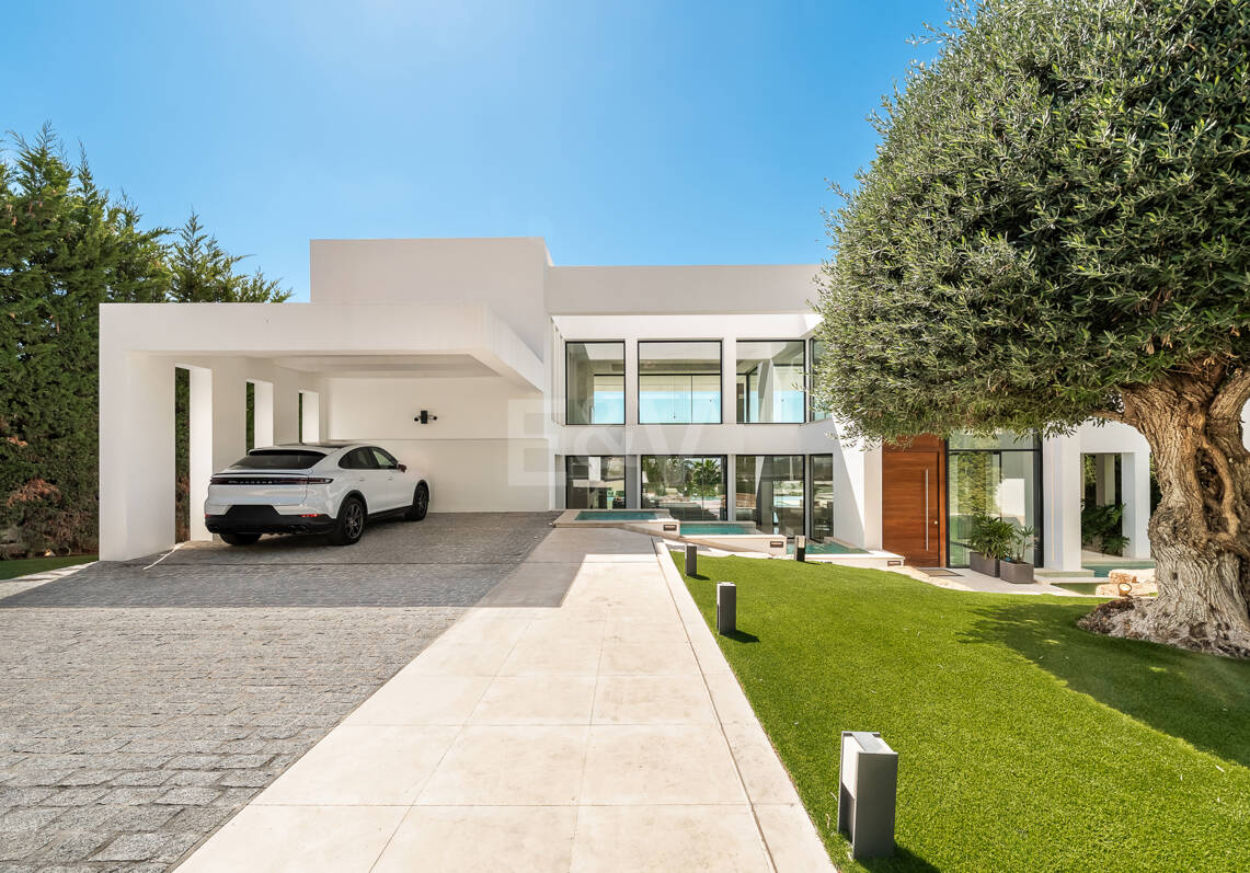 Luxury Villa with Breathtaking Panoramic Sea Views in La Alquería