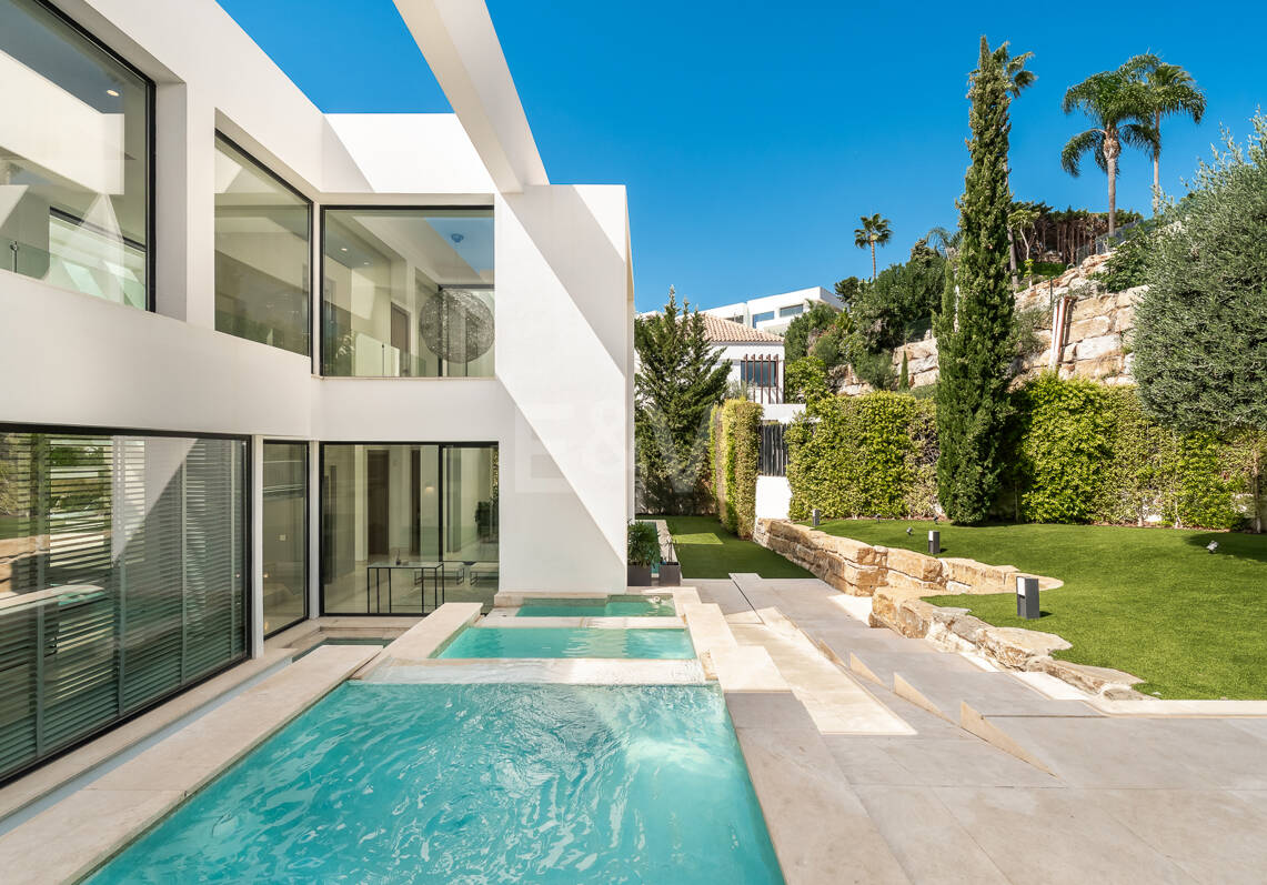 Luxury Villa with Breathtaking Panoramic Sea Views in La Alquería