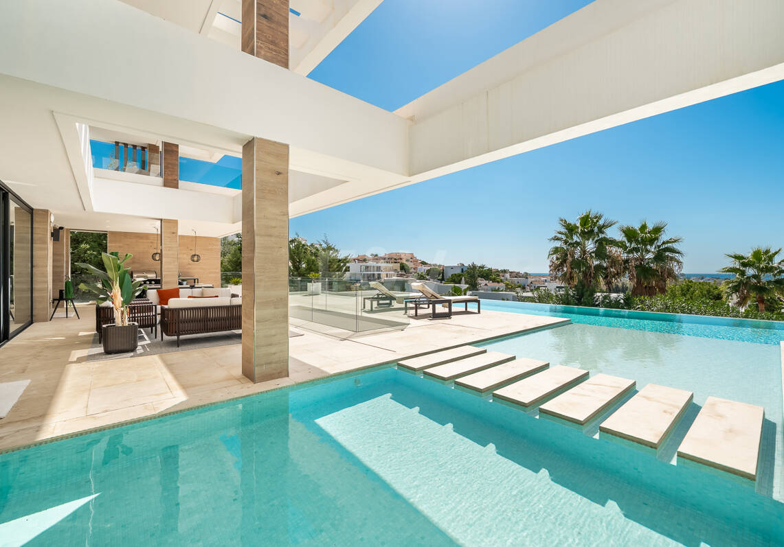 Luxury Villa with Breathtaking Panoramic Sea Views in La Alquería