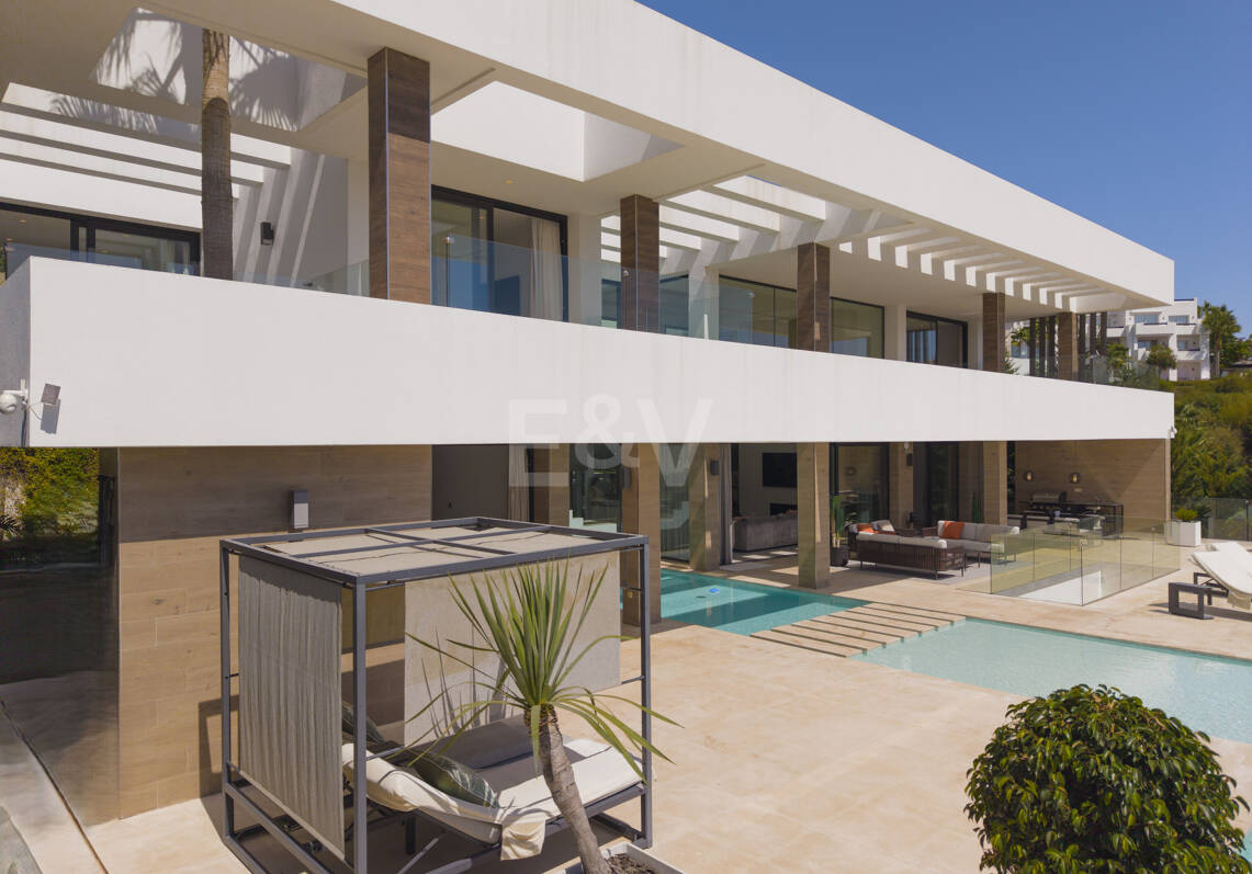 Luxury Villa with Breathtaking Panoramic Sea Views in La Alquería
