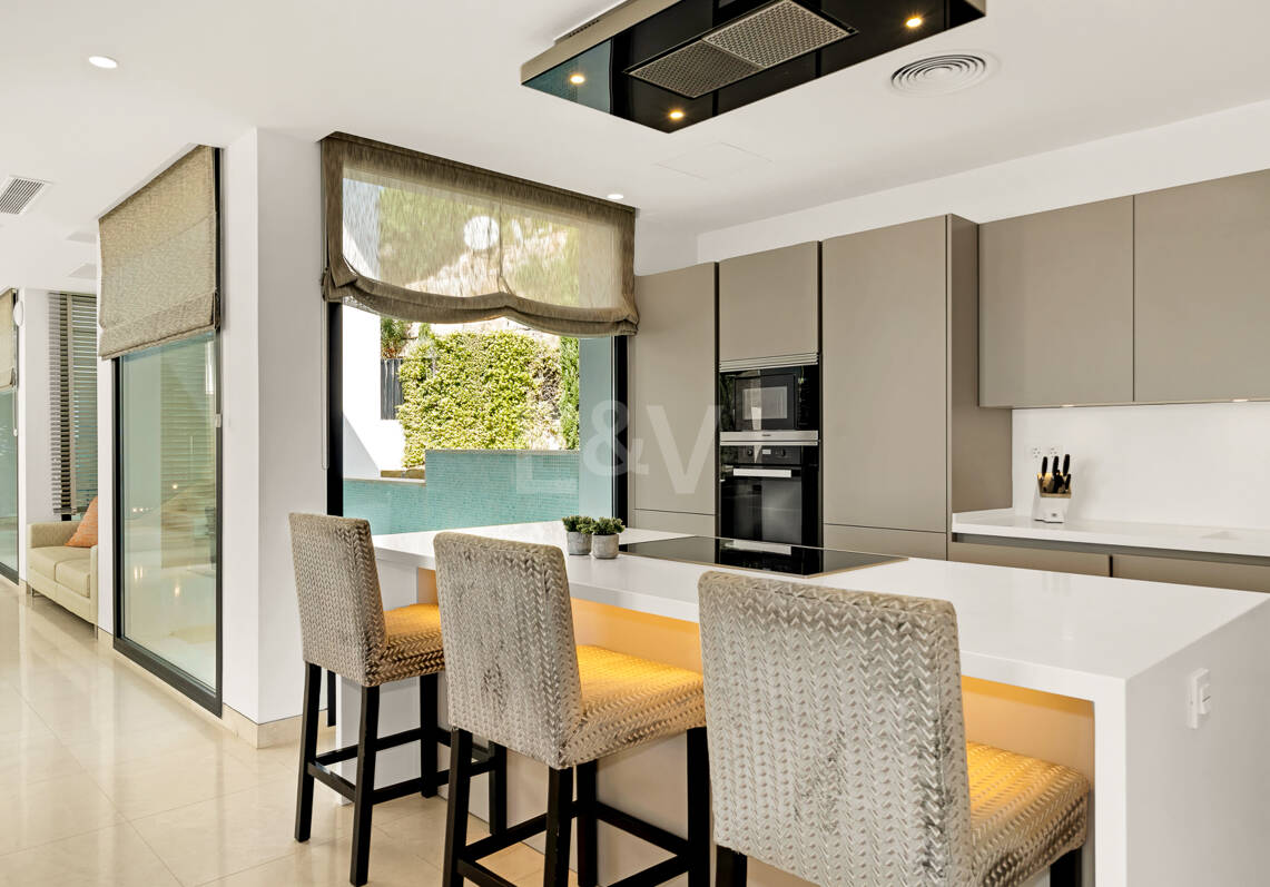 Luxury Villa with Breathtaking Panoramic Sea Views in La Alquería
