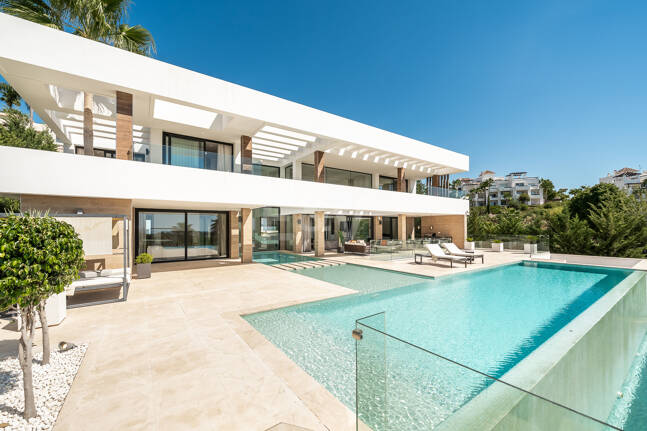 Luxury Villa with Breathtaking Panoramic Sea Views in La Alquería