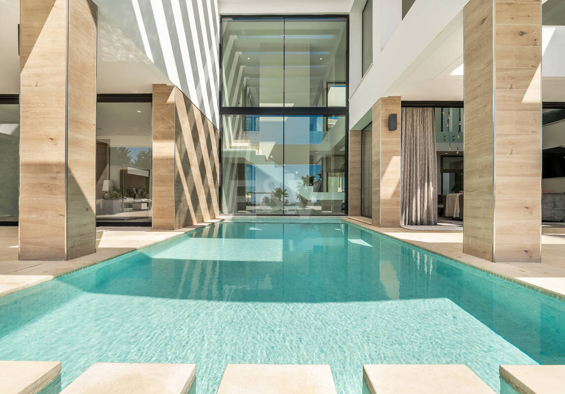 Luxury Villa with Breathtaking Panoramic Sea Views in La Alquería