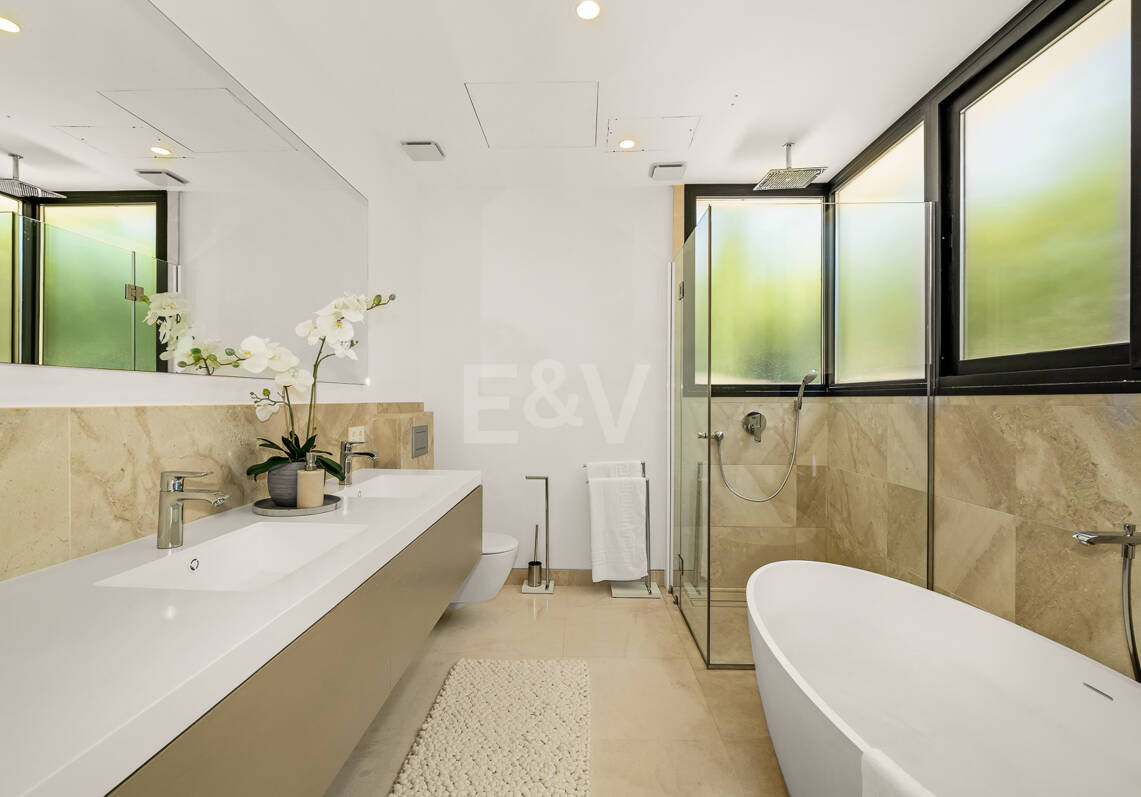 Luxury Villa with Breathtaking Panoramic Sea Views in La Alquería