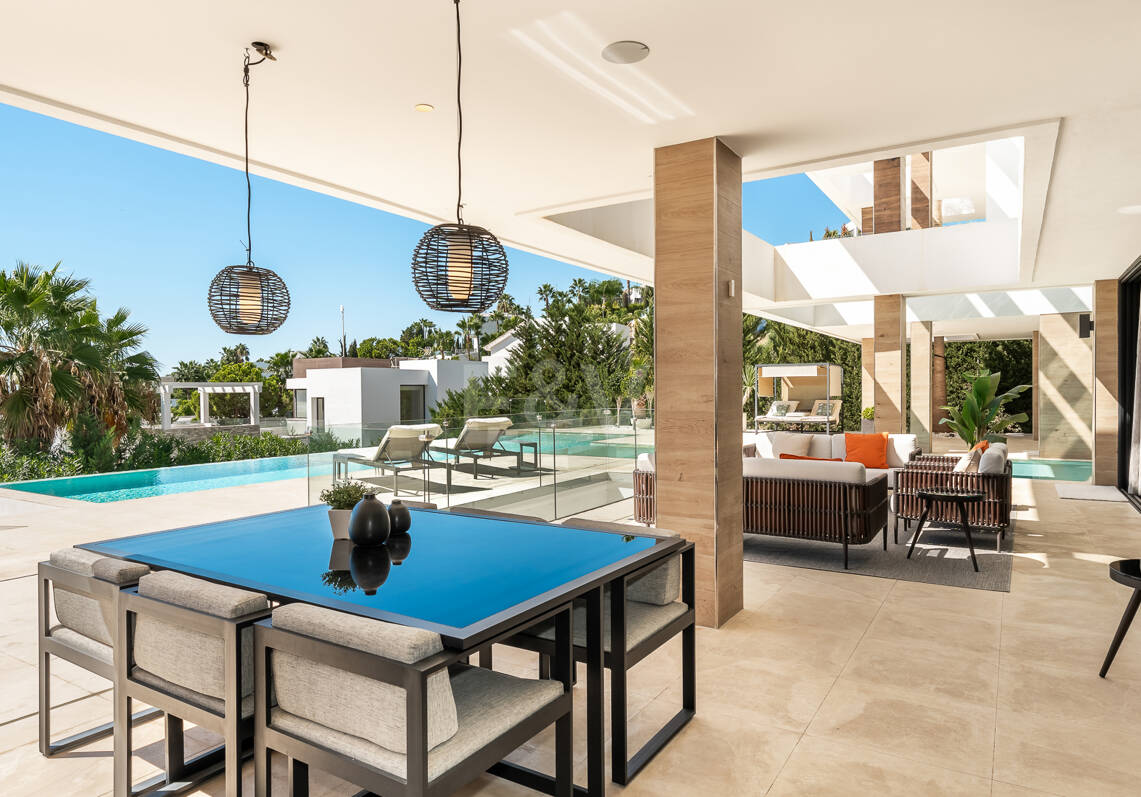 Luxury Villa with Breathtaking Panoramic Sea Views in La Alquería