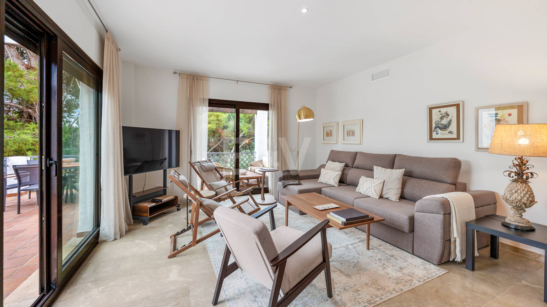 Apartamento en Primera Línea de Golf con Vistas Panorámicas y andando de la Playa – Río Real, Marbella