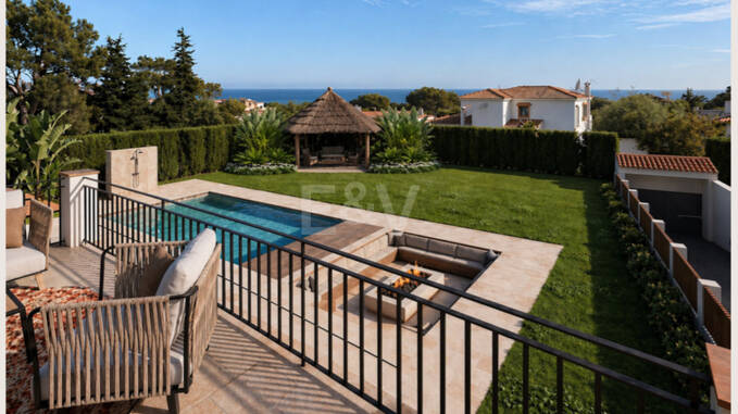 Elegante andalusische Villa mit moderner Innenausstattung und Meerblick in El Rosario