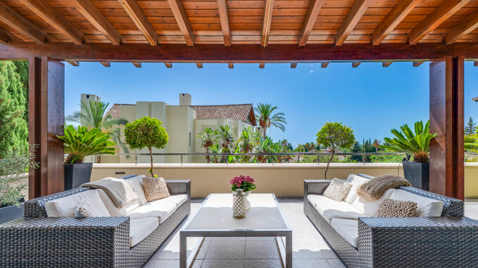 Eleganter Wohnsitz mit Panoramablick aufs Meer in Imara, Marbella