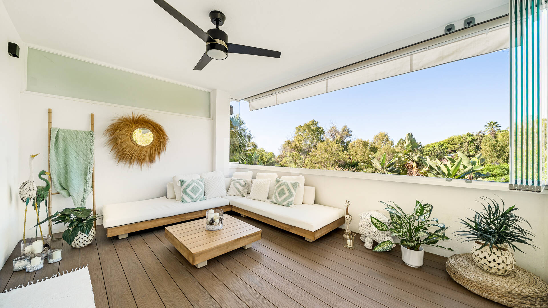 Sophisticated Apartment in Boutique Community, Just 3 Minutes walk from Puente Romano
