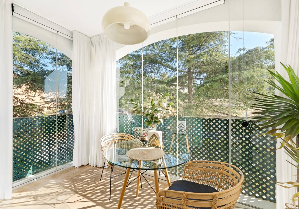 Sophisticated Apartment in Boutique Community, Just 3 Minutes walk from Puente Romano