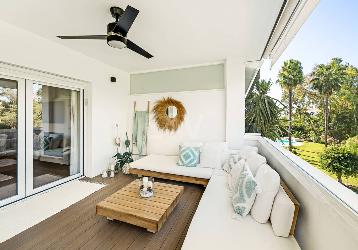 Sophisticated Apartment in Boutique Community, Just 3 Minutes walk from Puente Romano
