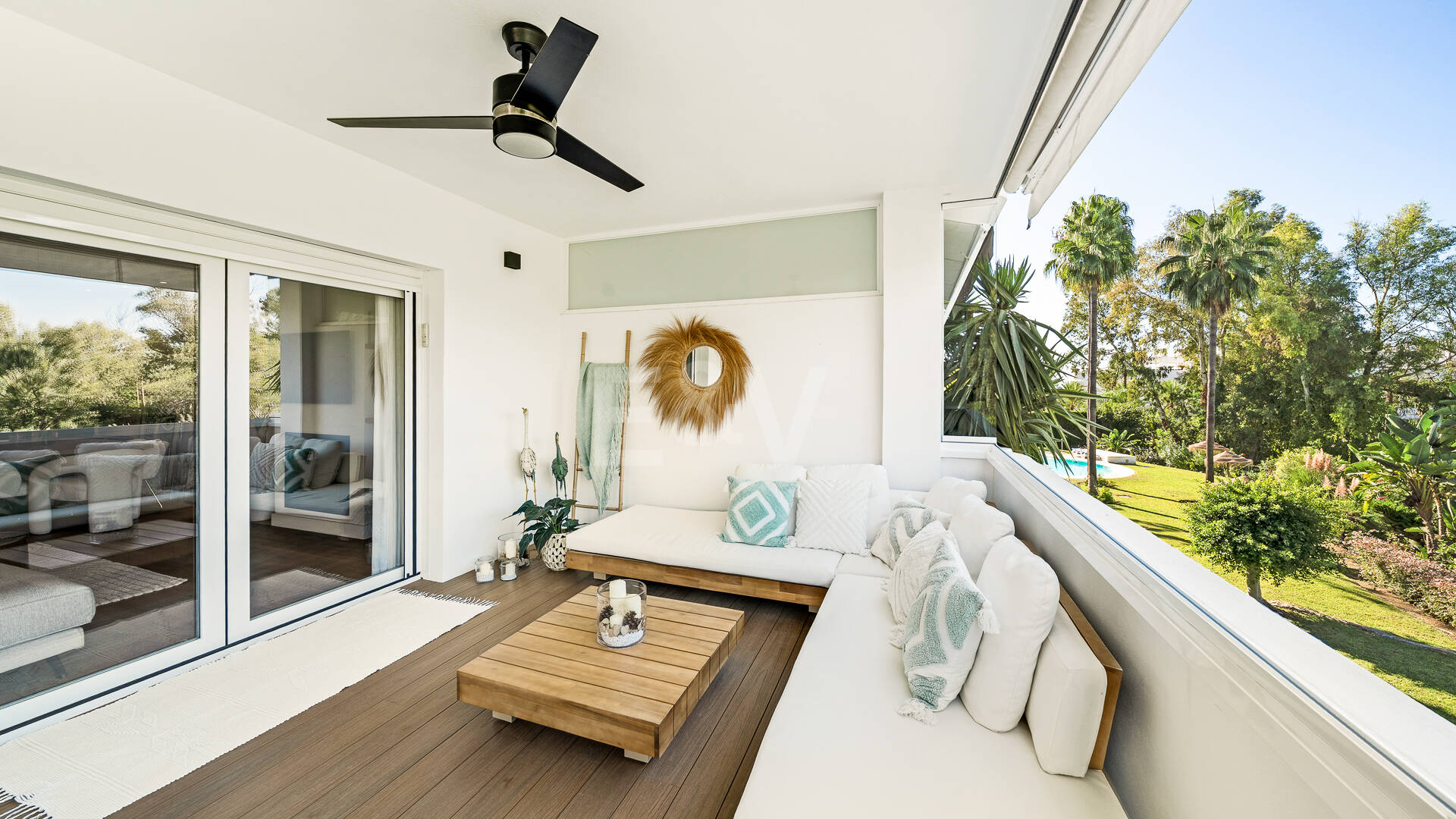 Sophisticated Apartment in Boutique Community, Just 3 Minutes walk from Puente Romano
