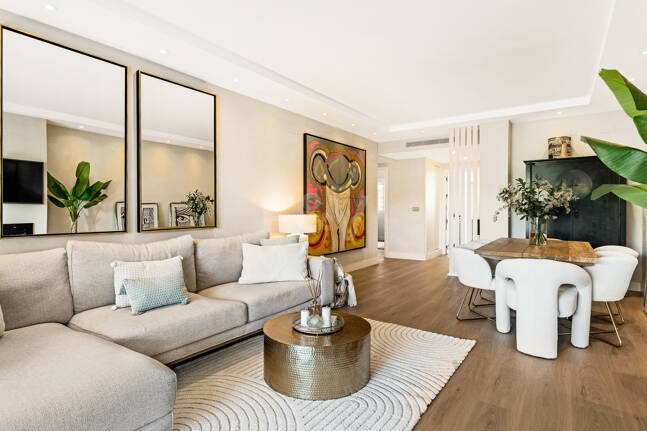 Sophisticated Apartment in Boutique Community, Just 3 Minutes walk from Puente Romano