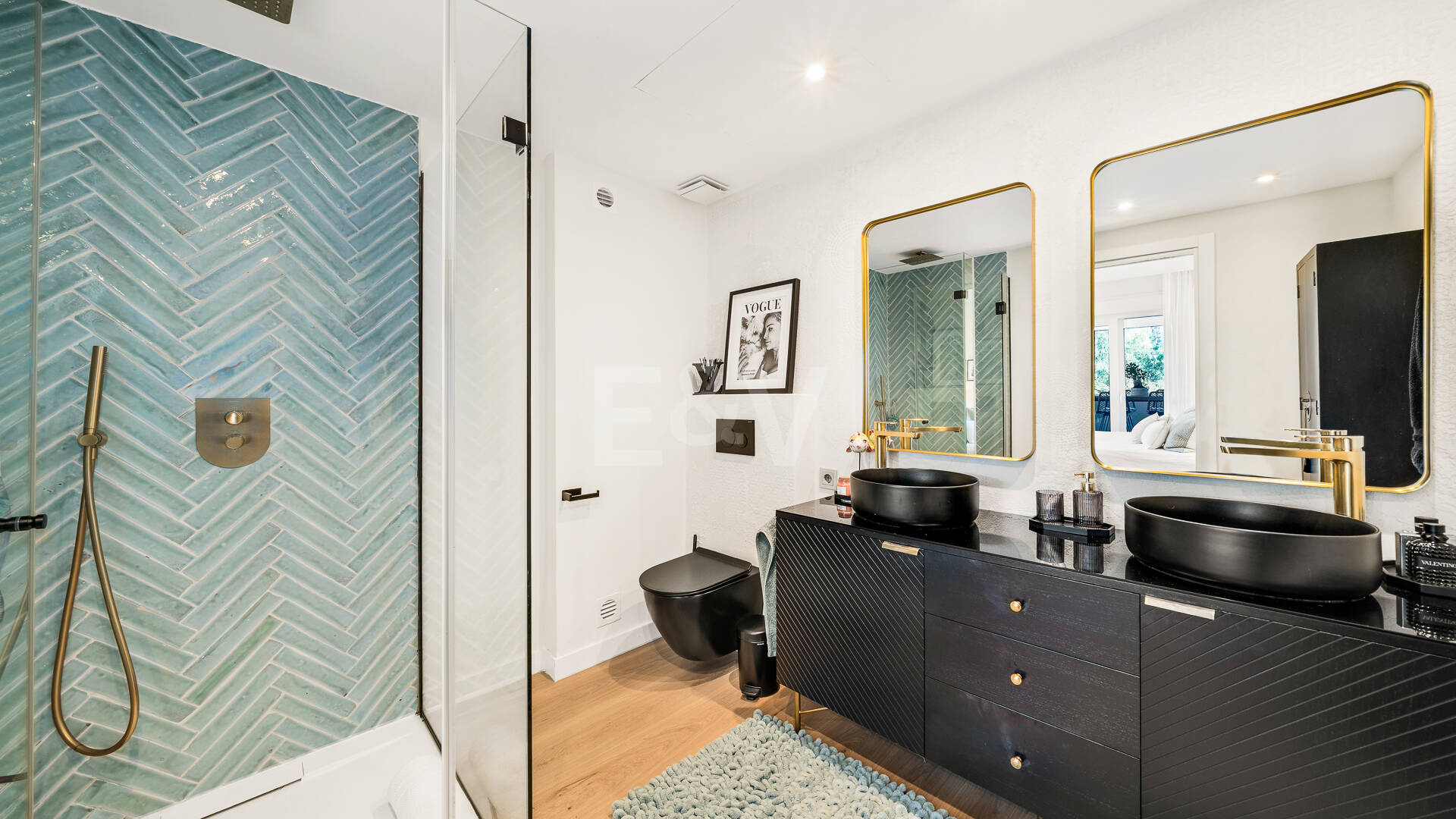 Sophisticated Apartment in Boutique Community, Just 3 Minutes walk from Puente Romano