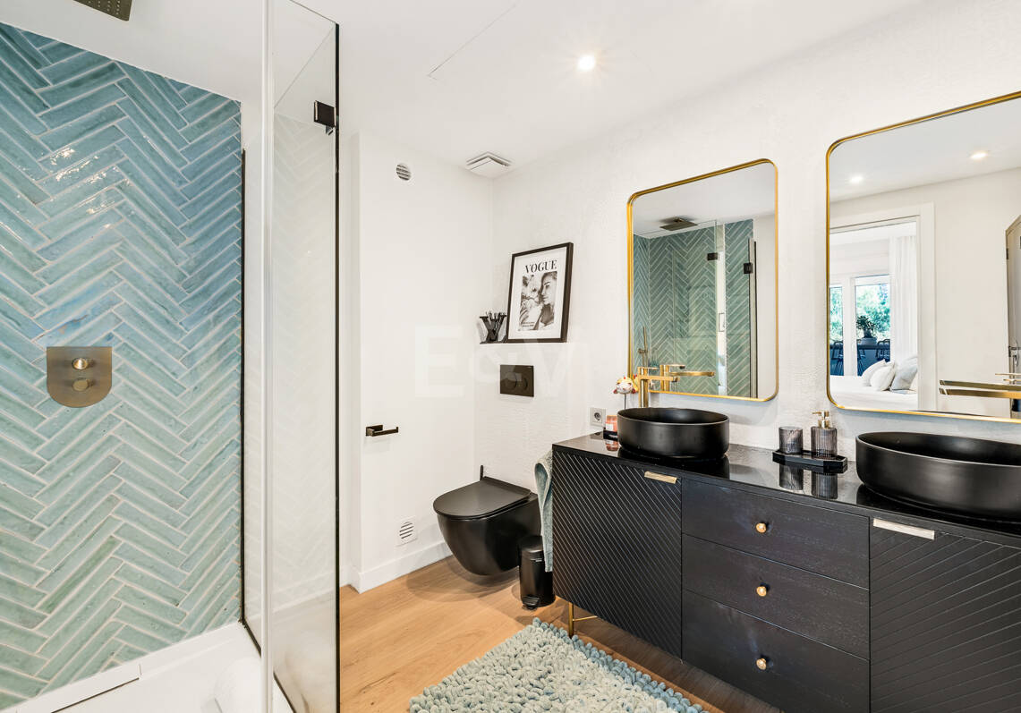 Sophisticated Apartment in Boutique Community, Just 3 Minutes walk from Puente Romano