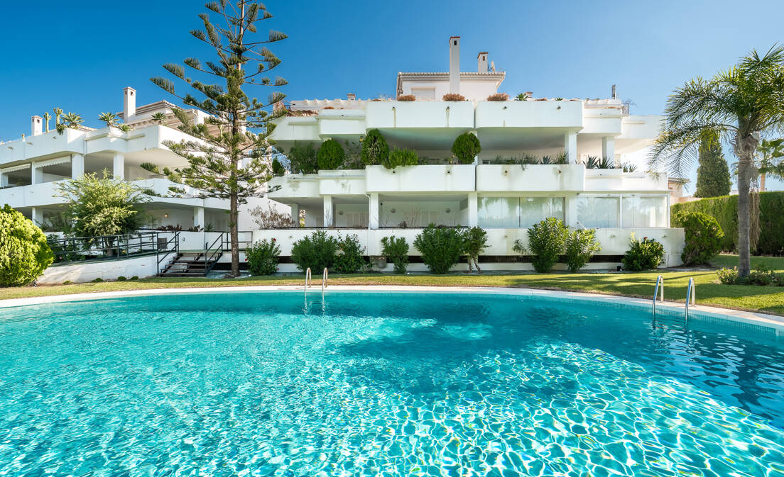 This beautiful two-bedroom apartment is located in Balcones de Puente Romano, an exclusive gated boutique community just a three-minute walk...
