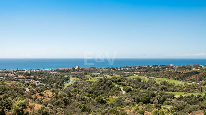 Penthouse élégant avec vue panoramique sur la mer à El Rosario, Marbella