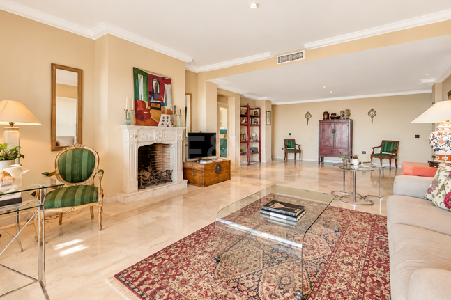 Elegancki Penthouse z widokiem na morze panoramiczne w El Rosario, Marbella