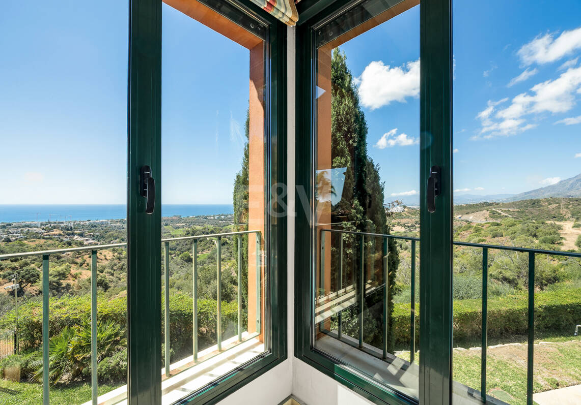Elegancki Penthouse z widokiem na morze panoramiczne w El Rosario, Marbella