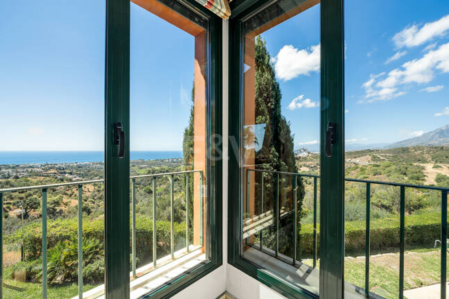 Elegancki Penthouse z widokiem na morze panoramiczne w El Rosario, Marbella