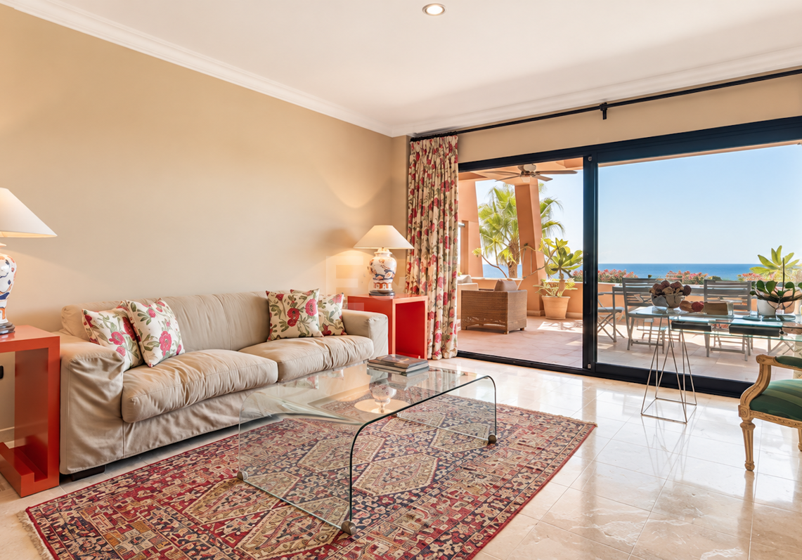 Elegancki Penthouse z widokiem na morze panoramiczne w El Rosario, Marbella