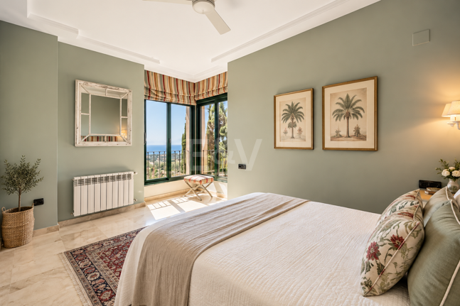 Elegancki Penthouse z widokiem na morze panoramiczne w El Rosario, Marbella