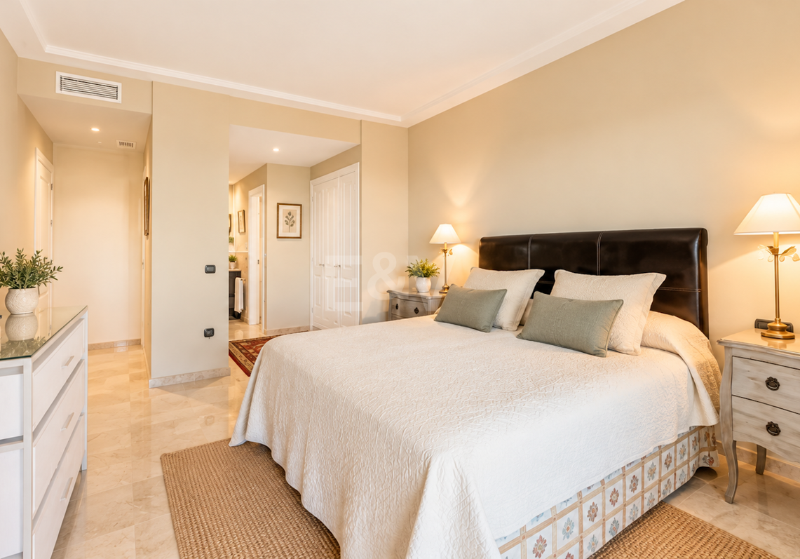Elegancki Penthouse z widokiem na morze panoramiczne w El Rosario, Marbella