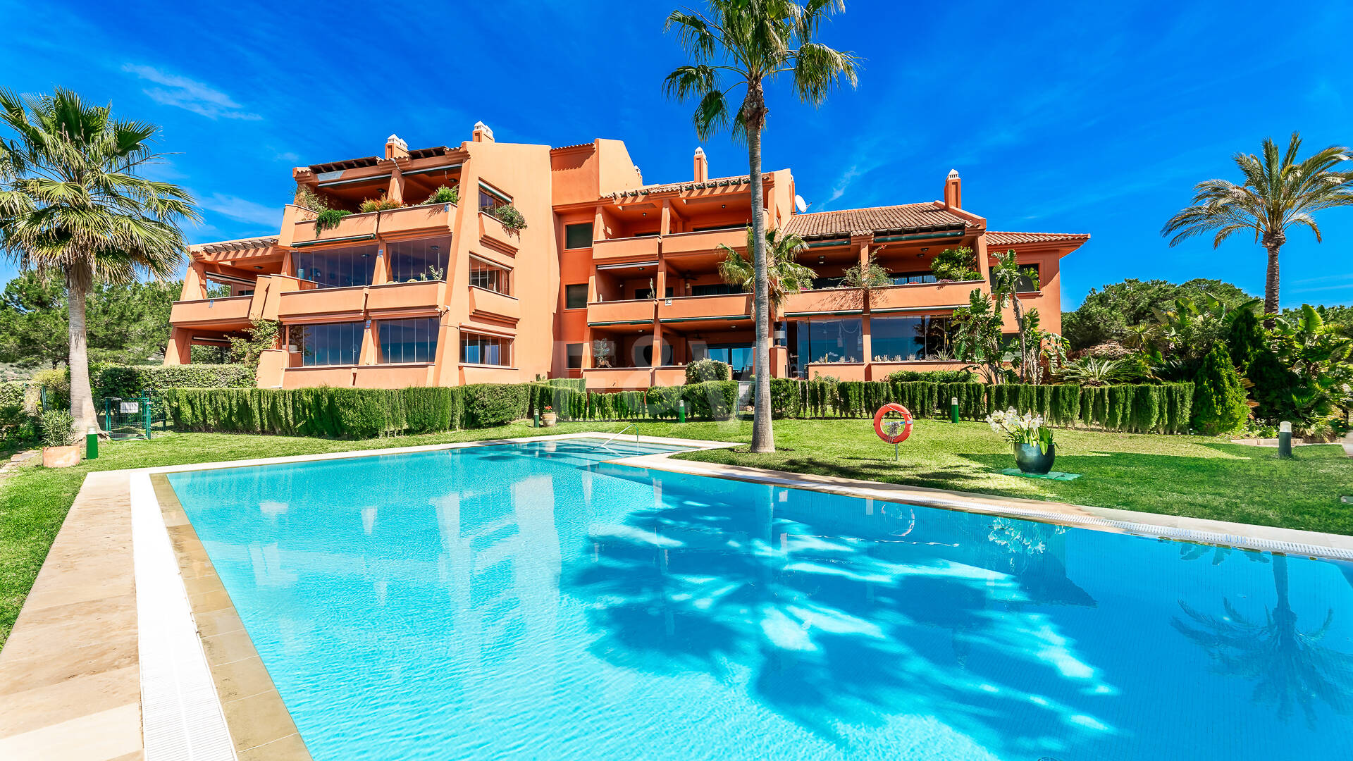 Elegancki Penthouse z widokiem na morze panoramiczne w El Rosario, Marbella