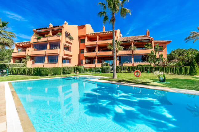 Elegancki Penthouse z widokiem na morze panoramiczne w El Rosario, Marbella