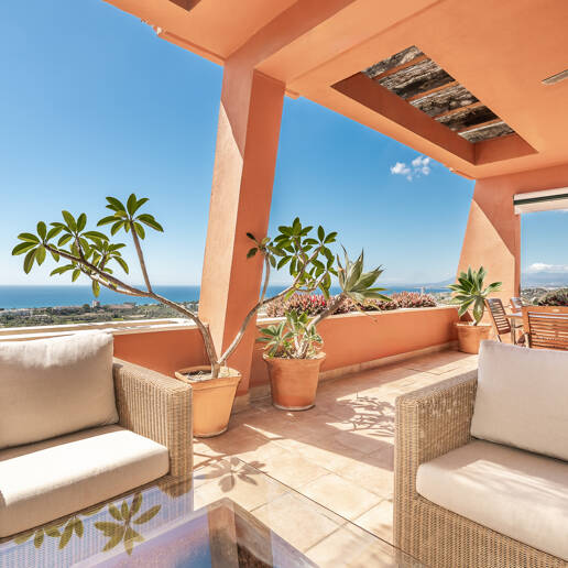 Elegancki Penthouse z widokiem na morze panoramiczne w El Rosario, Marbella