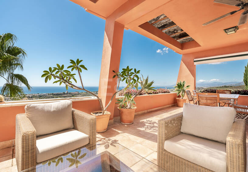 Elegancki Penthouse z widokiem na morze panoramiczne w El Rosario, Marbella