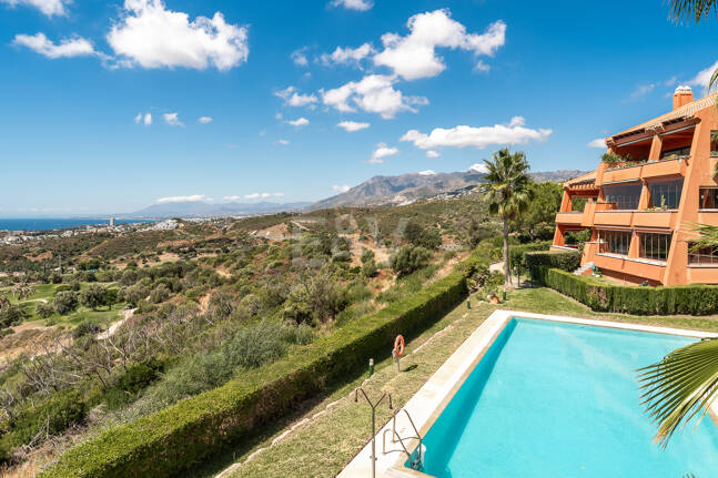 Elegancki Penthouse z widokiem na morze panoramiczne w El Rosario, Marbella